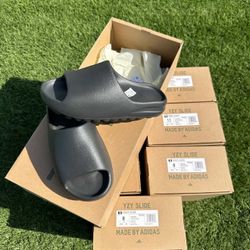Yeezy Slides 