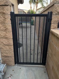 Side Gate Metal