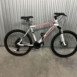 BICYCLE NORTHROCK 21 SPEED SIZE 26 BRAND NEW 