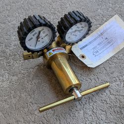Uniweld RHP3680 High-Pressure Nitrogen Regulator (3000 PSI) – Lab Surplus