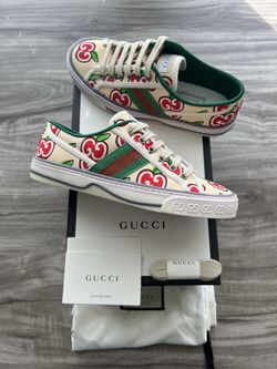 WORN ONCE Gucci 1977 GG Apple Print Monogram Sneaker Size 5.5 Women’s (EU 36)