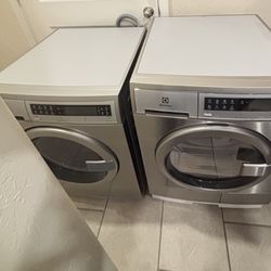 Electrolux  Front Load Washer n Dryer Stacking !