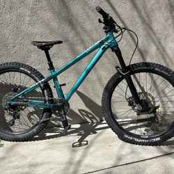 2021 *** UPGRADED *** Commencal Meta HT 24 MTB