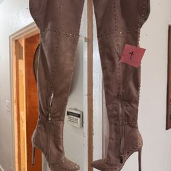 Studded Boots Pink suede With Gold Studs 