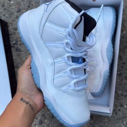 Jordan 11 Legend Blue 