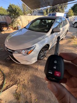 Car keys/llaves de autos/key fobs