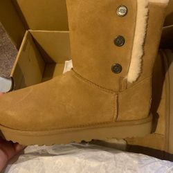 Ugh Boots With Bailey Strap 