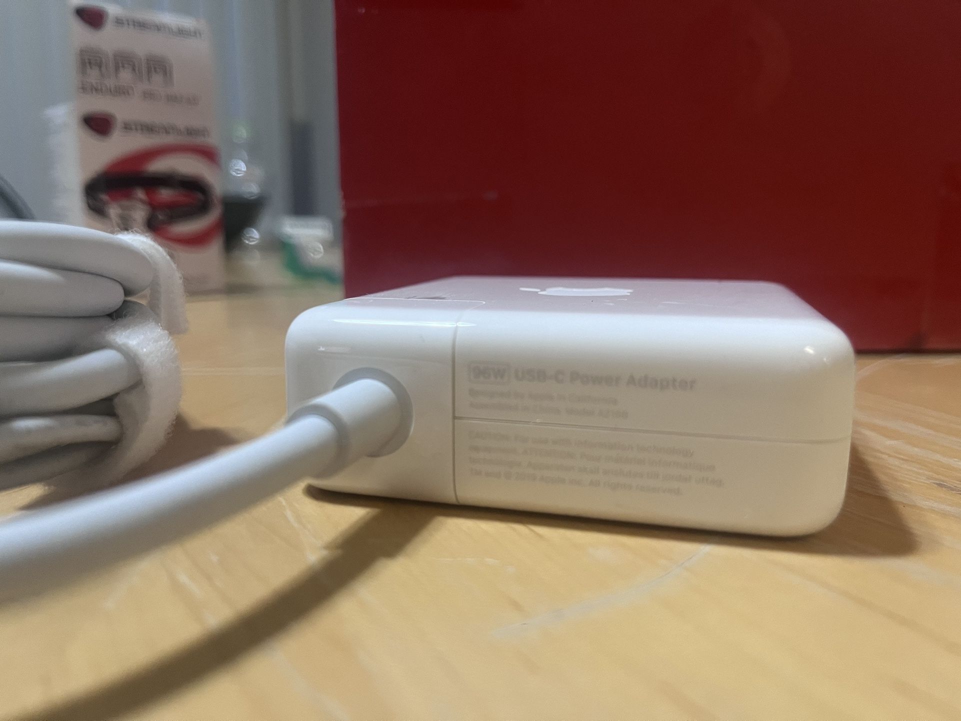 Apple (96W) USB-C 🔋POWER ADAPTER 🔌