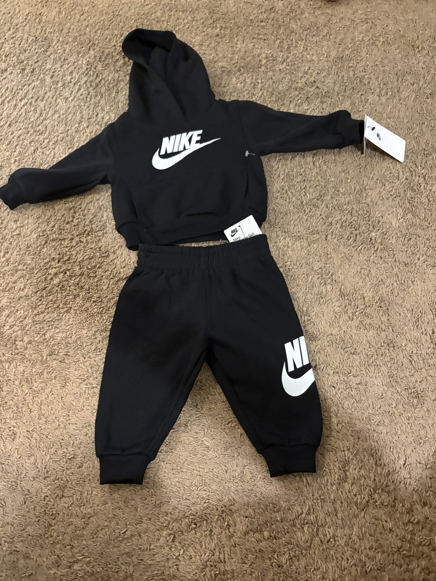 Boys Nike Outfit Size 12 Months