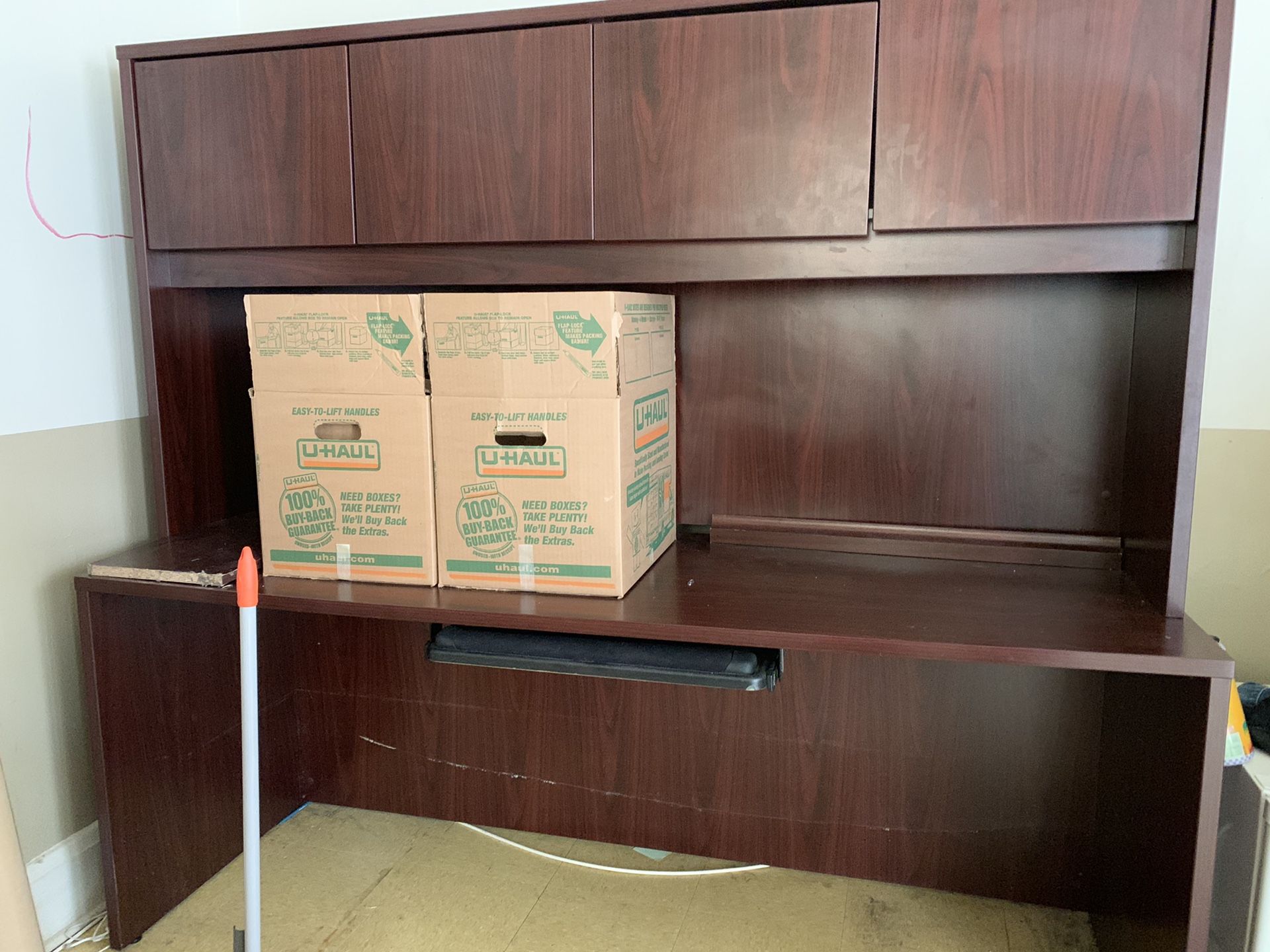 Nice desk $100