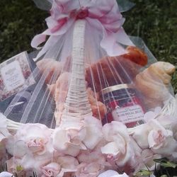 Ladies  Christmas And Easter  And  Birthday  And  Mother’s Day And  Teacher Appreciation And  Wedding And  Anniversary Basket 