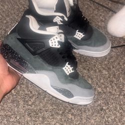 Jordan 4 Black and Grey Size 8.5