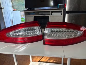 Ford Fusion 13-16 Taillights