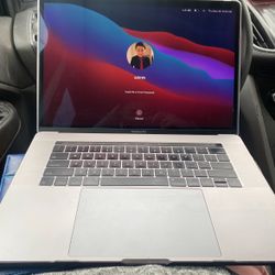 2019 MacBook Pro 15” 16Gb Pro Ram 1TB SSD W/ Touchbar & Cover