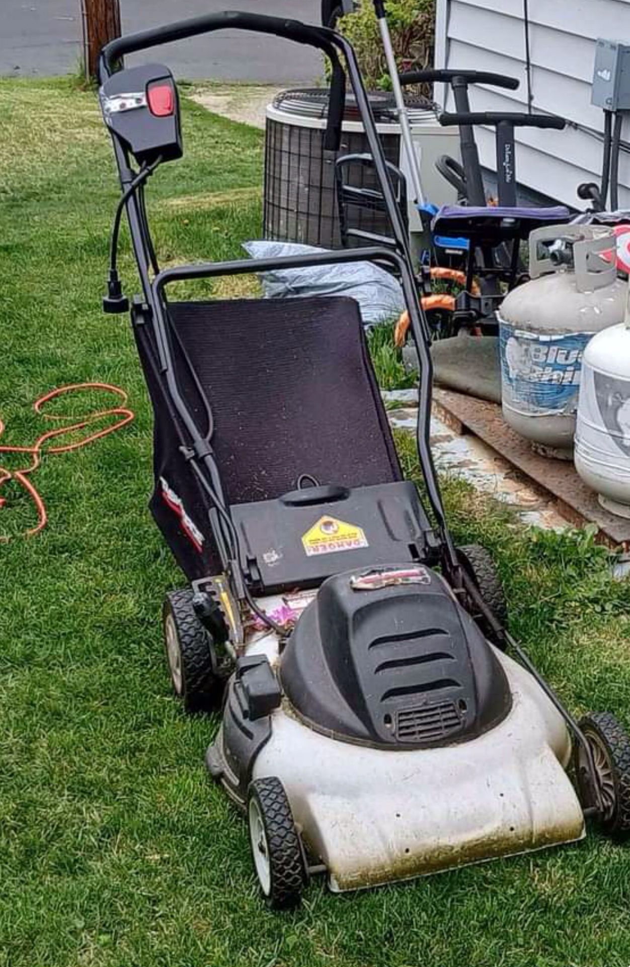 Electric Lawn Mower  W/catcher 