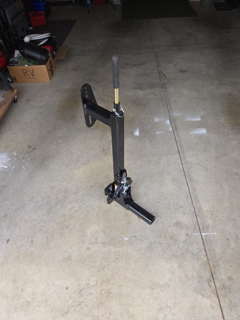 Swing Away Tire Carrier w/hitch