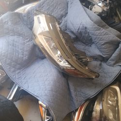 2016-2019 Mitsubishi Outlander Left Side Headlight 