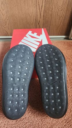 Nike size 10  Reactx Rejuven8 blk Volt