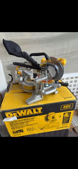DEWALT 20V Sliding Miter Saw