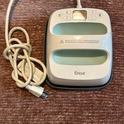 Cricut Everyday Iron $50