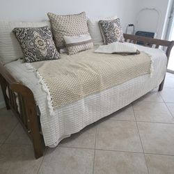 Harveys Day Bed Desk Chest