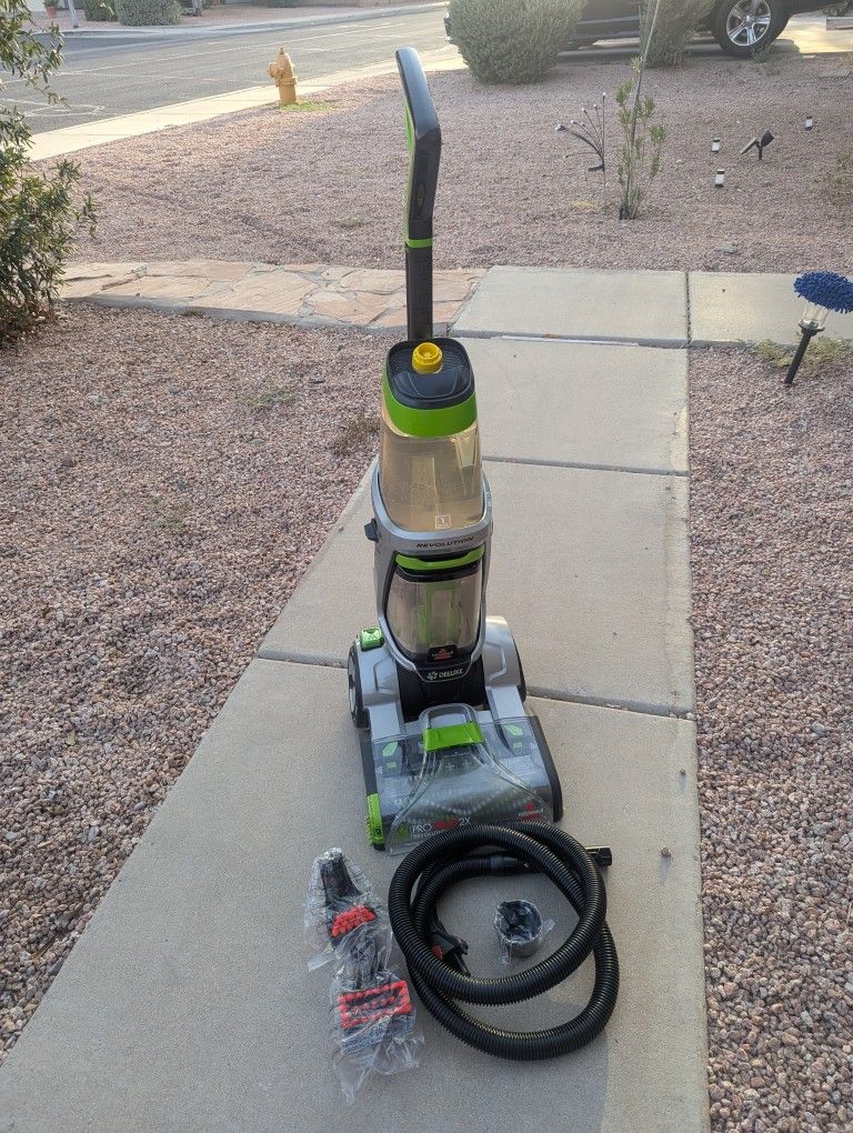 Bissell Carpet and Upholstery Cleaner w/Hand Attachments