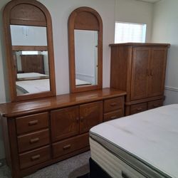 New bedroom set with clean avocado queen mattress