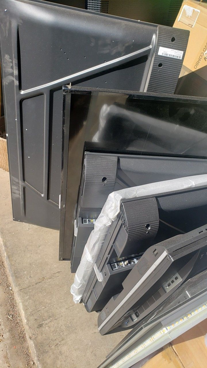 For Parts - Multiple TVs Monitors 