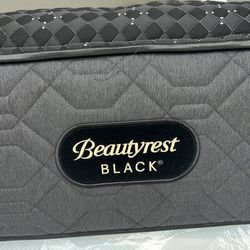 King Beautyrest Black (Showroom Model) never slept on! I can deliver or come see first   Retail $4,489 Your Price $1,275