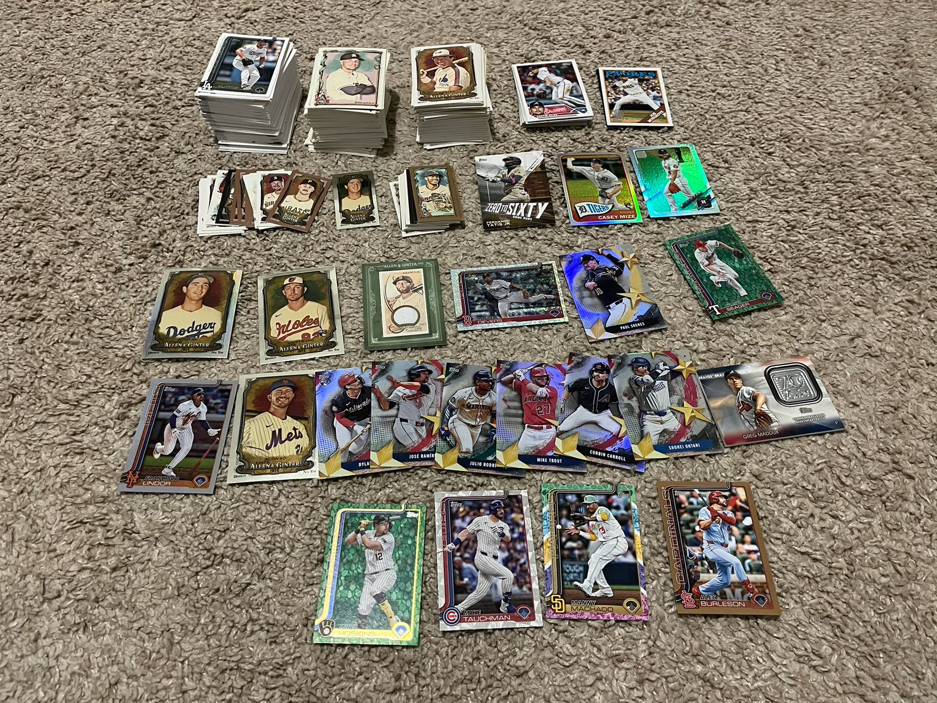 Huge 300+ Lot of Baseball Cards