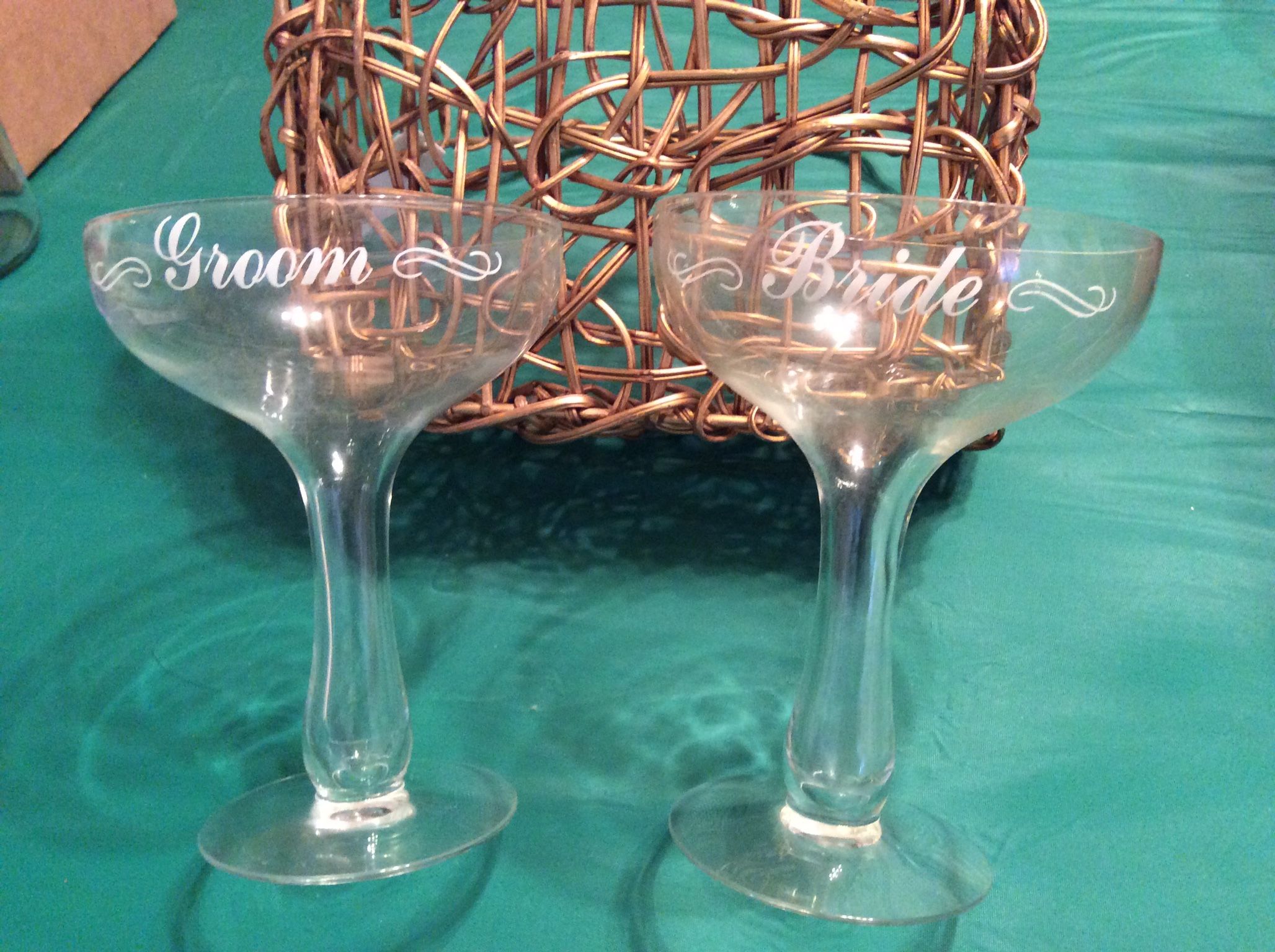 GROOM & BRIDE GLASSES