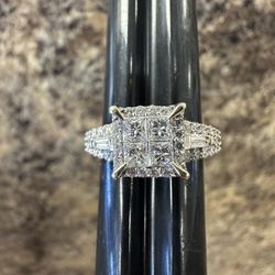 14k Engagement Ring With Natural Diamonds Size 7