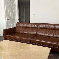 **NEW MODERN OIL LWD NLEATHER SOFA** 