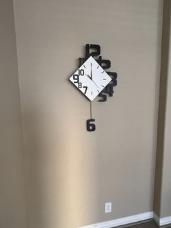 Walk Clock - Contemporary 