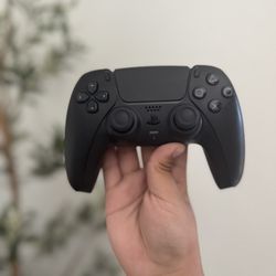 PS5 CONTROLLER 