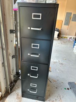 File cabinet with no lock