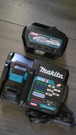 Makita 40v XGT 5.0Ah Battery and Charger