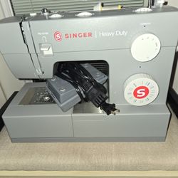 Singer Heavy Duty Sewing Machine