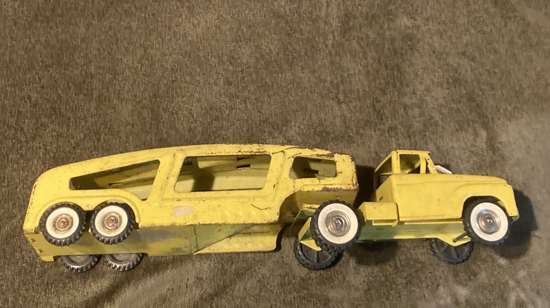 1950s Structo Pressed Steel Car Hauler