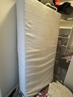 Lucid 10in memory Foam Mattress Twin