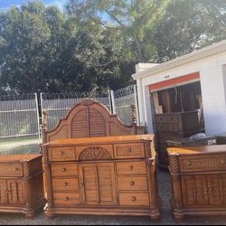 Queen size Bedrooom set ( deliver available )