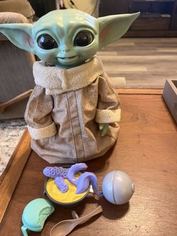The Mandalorian Baby Grogu Snacking Toy
