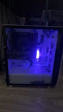 Gaming Pc + monitors