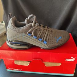 Puma Size 4 Sneakers