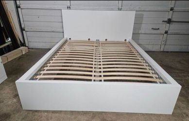 IKEA Queen Size Bed Frame, Good Conditions White Color