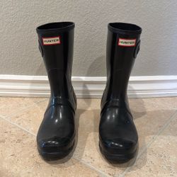 $200 VALUE - Hunter Original Short Rain Boot - Women's Size 10 / Mens 8/8.5 