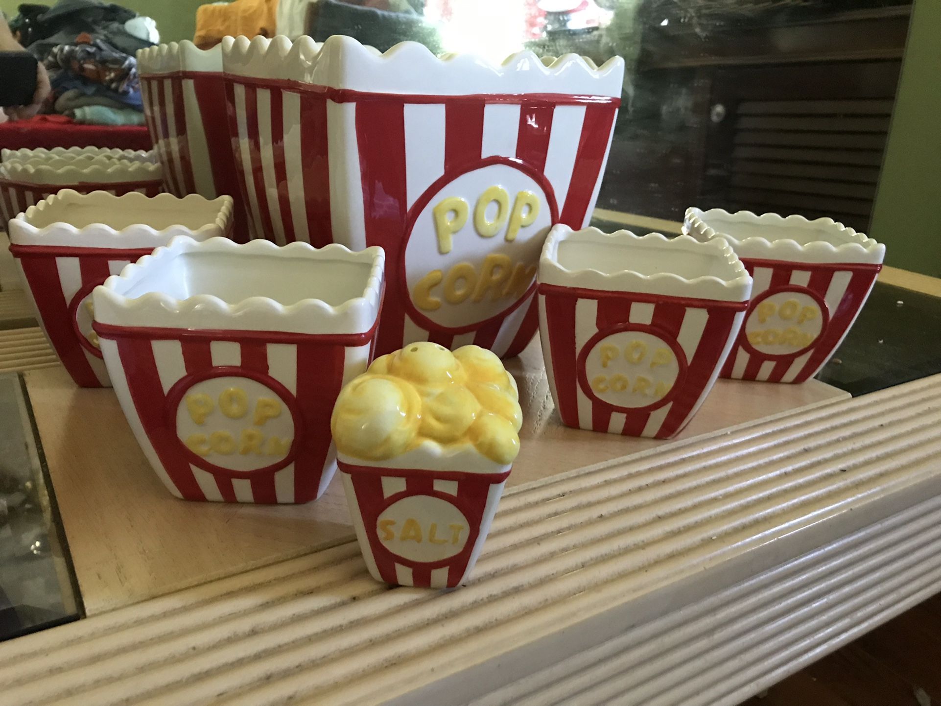 Six piece glass popcorn set