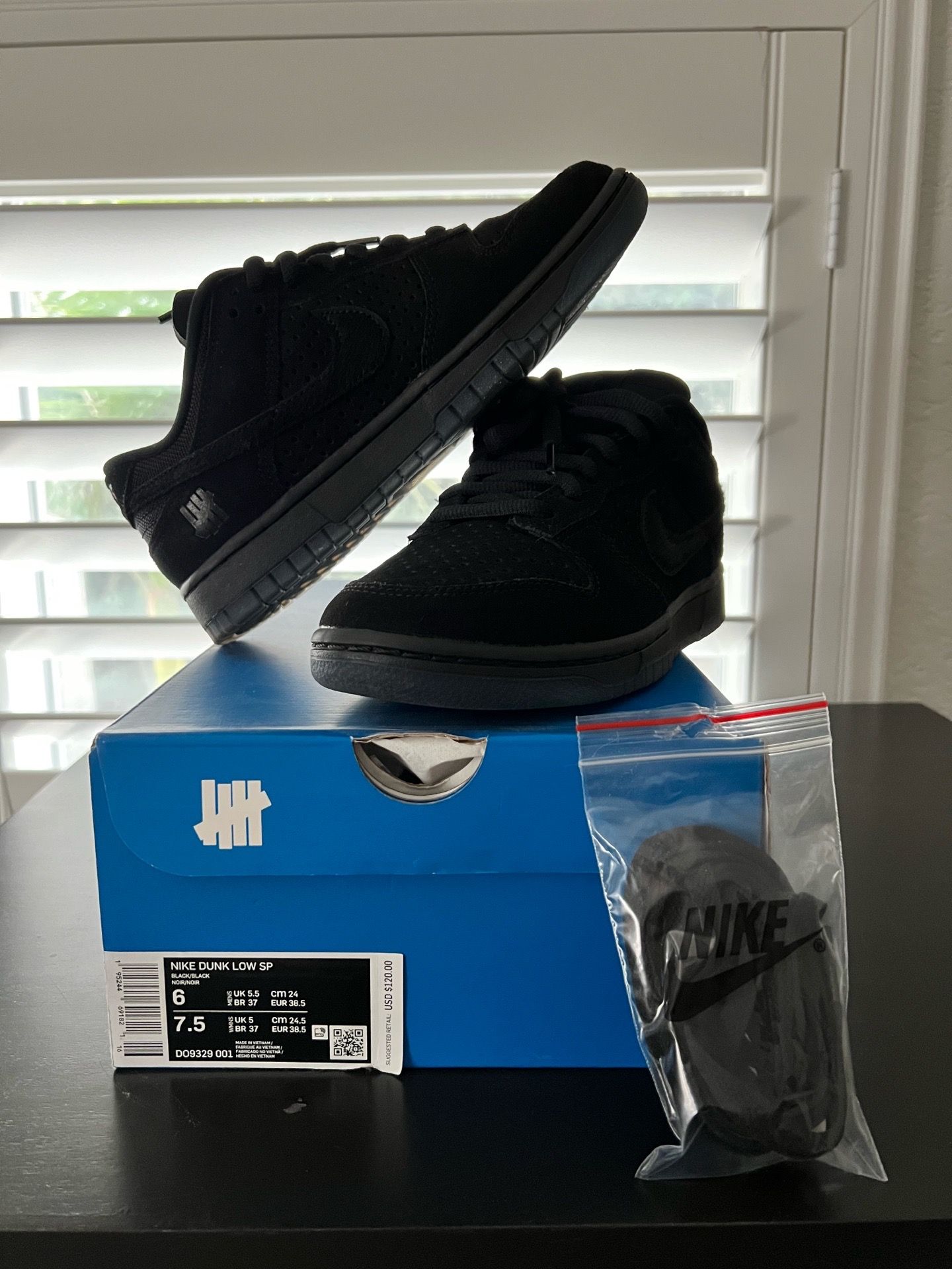 Nike Dunk Low SP Undefeated 5 On It Black - SIZE: 6