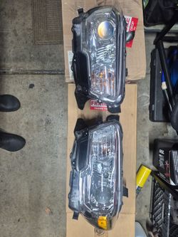 16-22 toyota tacoma oem projector headlights, led bulbs
