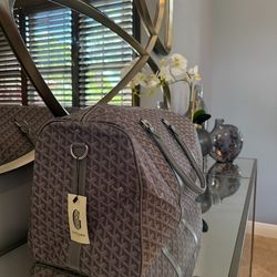 Grey G*yard Duffle Bag 🐘